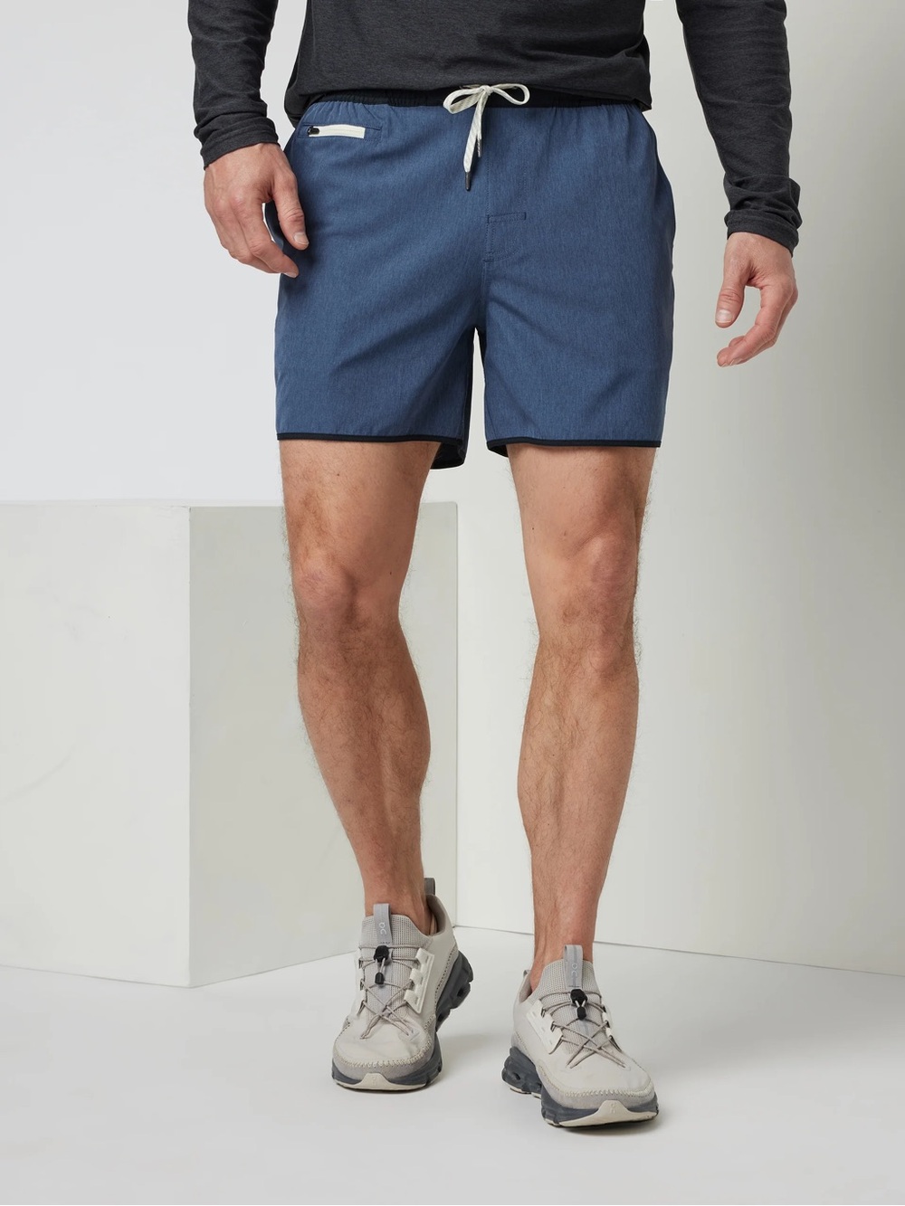 Vuori Banks Short Unlined 7" Sz Small Azure Linen Texture
(Sep A-2)